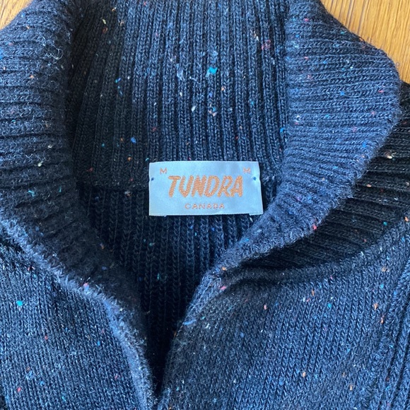 Tundra wool sweater, made in Canada - Picture 2 of 4